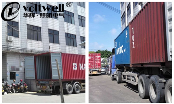 華輝照明-裝柜出貨