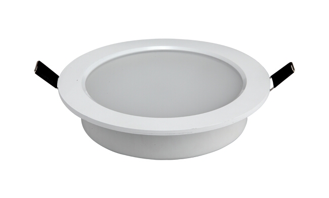 華輝照明LED筒燈驅動為恒流隔離外置驅動，便于安裝維護，與光源板實現(xiàn)完美匹配。