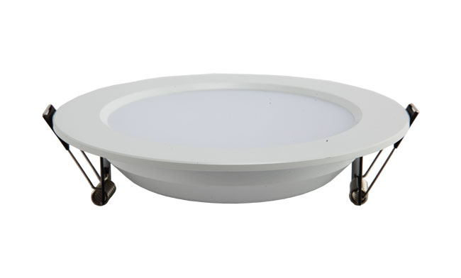 華輝照明LED筒燈驅(qū)動為恒流隔離外置驅(qū)動，便于安裝維護(hù)，與光源板實(shí)現(xiàn)完美匹配。