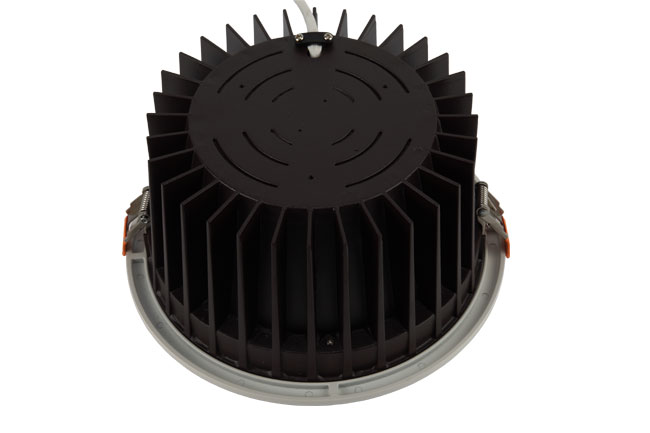 華輝照明專業LED筒燈廠家,標準的流程與質檢程序確保COB筒燈質量穩定如一。 華輝照明專業LED筒燈廠家,標準的流程與質檢程序確保COB筒燈質量穩定如一。