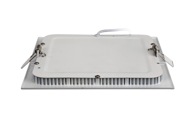 華輝照明成立于1987年,是一家專業(yè)生產(chǎn)面板燈,led面板燈,面板燈廠家,直發(fā)光面板燈,側(cè)發(fā)光面板燈的大型企業(yè)。 華輝照明成立于1987年,是一家專業(yè)生產(chǎn)面板燈,led面板燈,面板燈廠家,直發(fā)光面板燈,側(cè)發(fā)光面板燈的大型企業(yè)。