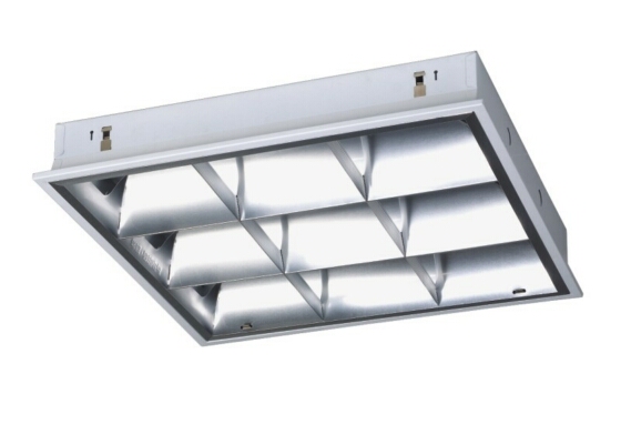 華輝照明占地10多萬平方米，十幾條生產(chǎn)線，年生產(chǎn)上千萬套LED格柵燈盤廠家,產(chǎn)品有T8格柵燈盤，T5格柵燈盤，明裝格柵燈盤，暗裝格柵燈盤。