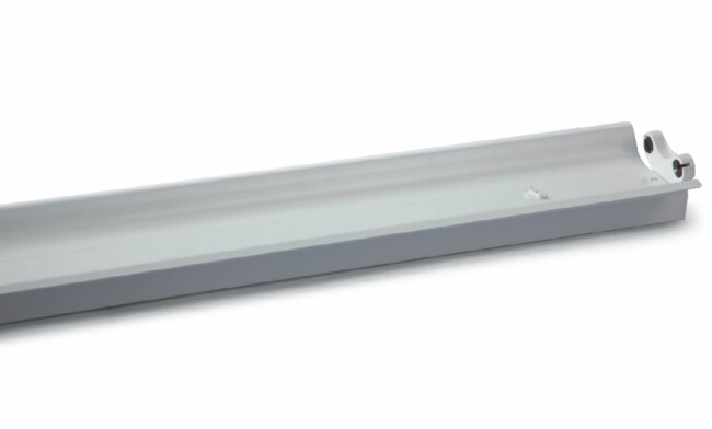 華輝照明日光燈支架，led燈管支架，一體化支架，燈管支架廠家廣泛應(yīng)用于寫字樓、辦公室、會議室等各類室內(nèi)照明工程。