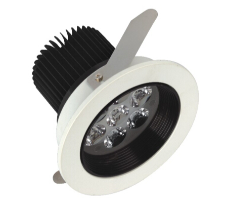 華輝照明LED筒燈驅動為恒流隔離外置驅動,便于安裝維護,與光源板實現完美匹配。 華輝照明LED筒燈驅動為恒流隔離外置驅動,便于安裝維護,與光源板實現完美匹配。