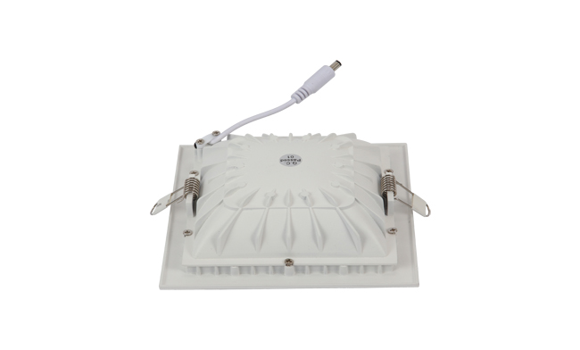 華輝照明專業LED筒燈廠家，標準的流程與質檢程序確保COB筒燈質量穩定如一。