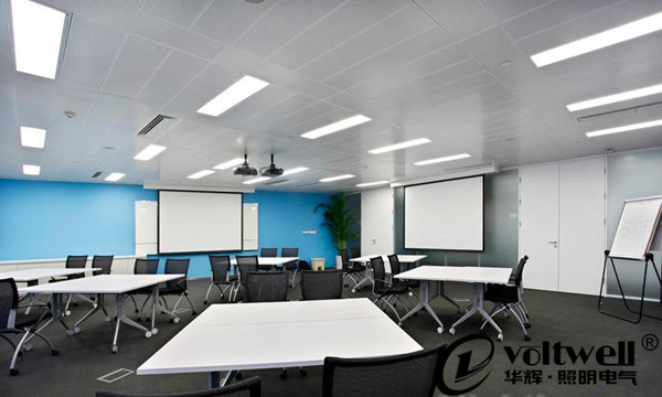 LED面板燈應(yīng)用-華輝辦公室照明