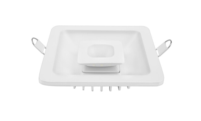 華輝照明LED筒燈驅(qū)動為恒流隔離外置驅(qū)動,便于安裝維護(hù),與光源板實現(xiàn)完美匹配。 華輝照明LED筒燈驅(qū)動為恒流隔離外置驅(qū)動,便于安裝維護(hù),與光源板實現(xiàn)完美匹配。