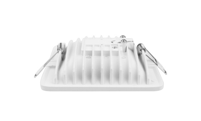 COB筒燈燈體保用5年,驅(qū)動保用2年,光源使用30000小時。 COB筒燈燈體保用5年,驅(qū)動保用2年,光源使用30000小時。