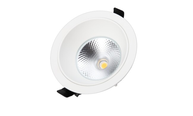 華輝照明專業生產LED筒燈，COB筒燈，全國行業領先，服務過全國各類工程達2000家。