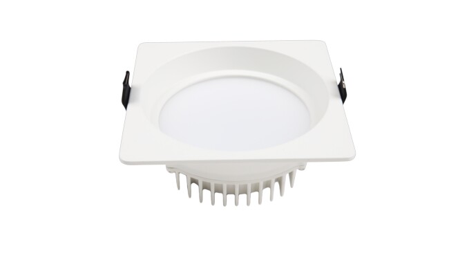 華輝照明LED筒燈驅動為恒流隔離外置驅動，便于安裝維護，與光源板實現完美匹配。