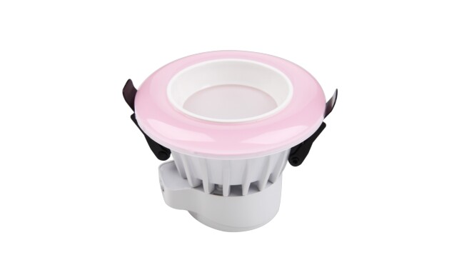 華輝照明LED筒燈驅動為恒流隔離外置驅動，便于安裝維護，與光源板實現完美匹配。