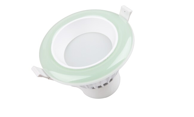 華輝照明專業LED筒燈廠家,標準的流程與質檢程序確保COB筒燈質量穩定如一。 華輝照明專業LED筒燈廠家,標準的流程與質檢程序確保COB筒燈質量穩定如一。