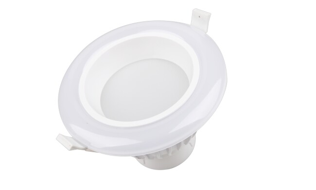 華輝照明專業LED筒燈廠家，標準的流程與質檢程序確保COB筒燈質量穩定如一。