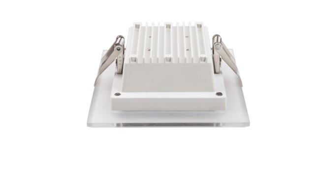 華輝照明專業(yè)LED筒燈廠家,標(biāo)準(zhǔn)的流程與質(zhì)檢程序確保COB筒燈質(zhì)量穩(wěn)定如一。 華輝照明專業(yè)LED筒燈廠家,標(biāo)準(zhǔn)的流程與質(zhì)檢程序確保COB筒燈質(zhì)量穩(wěn)定如一。