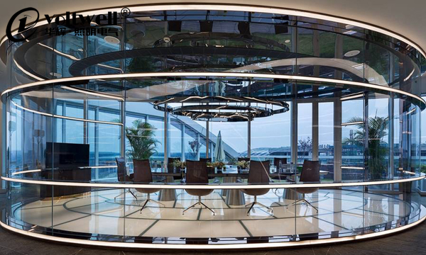 安迪和她身邊的幾盞燈-辦公室照明解析