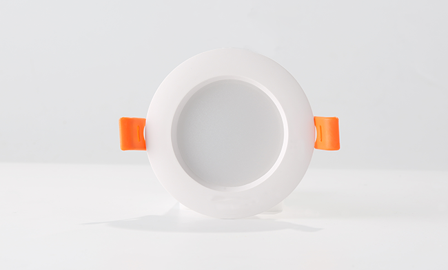 智能筒燈 華輝照明成立于1987年,是一家專業生產LED辦公吊線燈,led面板燈,面板燈廠家,直發光面板燈,側發光面板燈的大型企業。