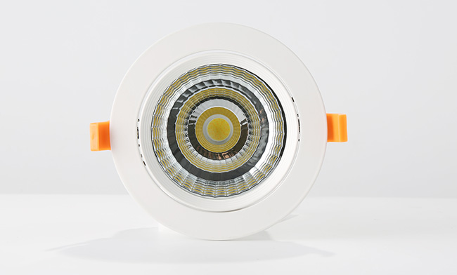 華輝照明成立于1987年，是一家專業生產LED辦公吊線燈,led面板燈,面板燈廠家,直發光面板燈，側發光面板燈的大型企業。