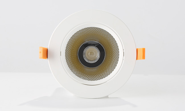 雙色智能筒燈 華輝照明成立于1987年,是一家專業(yè)生產(chǎn)LED辦公吊線燈,led面板燈,面板燈廠家,直發(fā)光面板燈,側(cè)發(fā)光面板燈的大型企業(yè)。