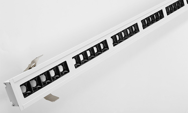 鋁材線條燈 選擇華輝照明LED辦公吊線燈,ed面板燈,面板燈廠家,直發光面板燈,側發光面板燈,造就高端大氣上檔次氛圍。