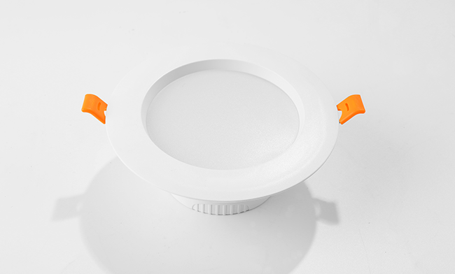 3.5"一體化雙色筒燈 調(diào)光調(diào)色LED筒燈 開孔 ¢95mm 3.5"一體化雙色筒燈 調(diào)光調(diào)色LED筒燈 開孔 ¢95mm